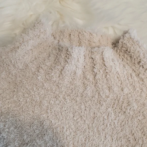 Sweater - Picture 4 of 6